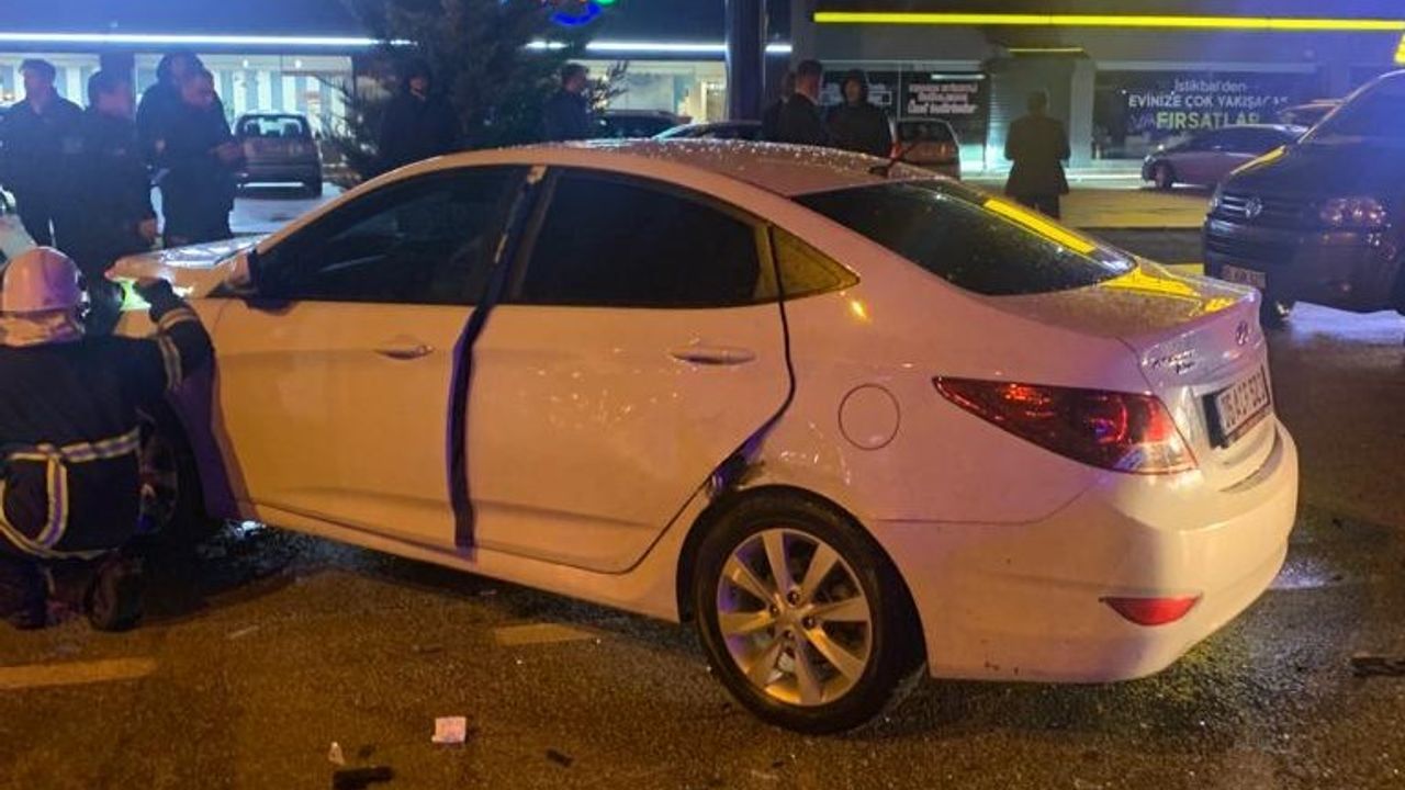 Amasya’da hafif ticari araç ile otomobil çarpıştı: 7 yaralı