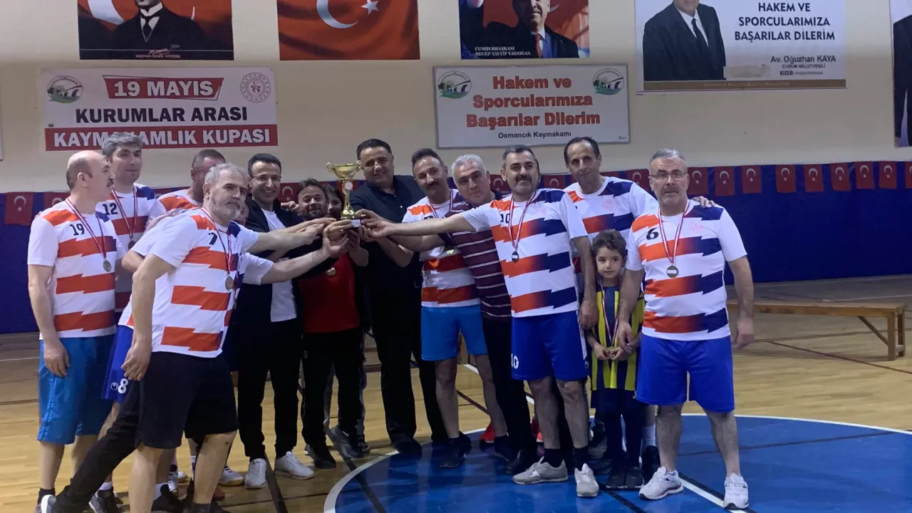 Voleybol turnuvasında Osmancık MEM yine şampiyon oldu