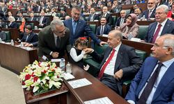 Çorumlu minik kız Cumhurbaşkanı Erdoğan'ın elini öptü, harçlığı kaptı!