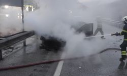 D100’ otomobil alev alev yandı