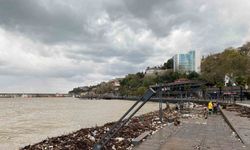Sağanak sonrası Zonguldak sahilinde kirlilik oluştu