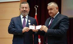 Türkiye’de ilk kez bir rektör "TÜRKSOY 30. Yıl" madalyası aldı