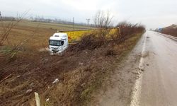 Amasya’da tır devrildi: 1 yaralı