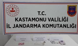 Uyuşturucu ile yakalanan 3 kişi gözaltına alındı