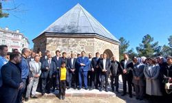 Osmancık Ak Parti Seçim Startını, Türbede Dua İle Verdi