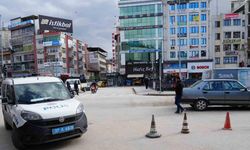 Şehrin en işlek caddesinde iş yerine silahlı saldırı: 1 yaralı