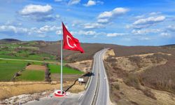 'Türkiye'nin en büyük bayrağı' Samsun semalarında