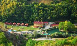 Çorum'daki tatil köyü doğal güzelliğiyle büyülüyor