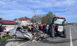 Otomobil traktöre çarptı. 1 ölü, 1 yaralı