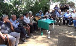 Mehmet Dede Tekkeli’ler aşure gününde bir araya geldi