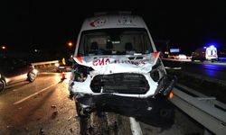 Hasta sevki yapan ambulans otomobille çarpıştı: 1 ölü, 5 yaralı