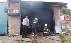 Osmancık’ta kundaklama şüphesi: Garajdaki traktör ve içindeki malzemeler yandı!