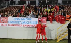 Cumhuriyet Anadolu Lisesi, A Milli Futbol Takımı'nın maçını izledi