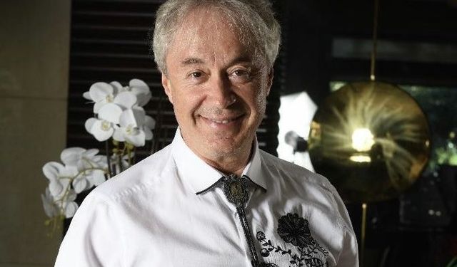 Tiyatrocu,yazar ve sunucu Metin Uca hayatını kaybetti