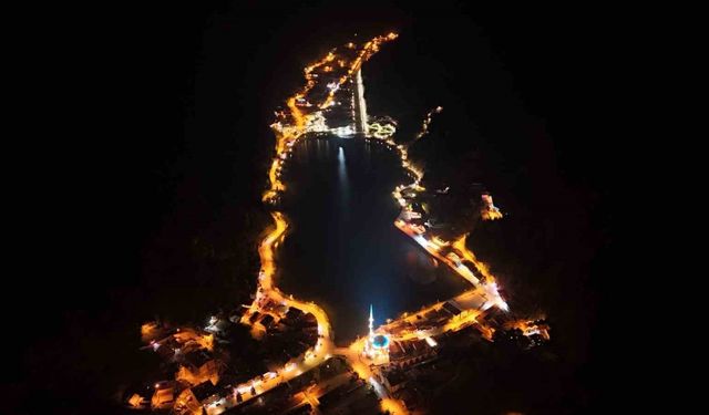 Uzungöl geceleri ışıl ışıl