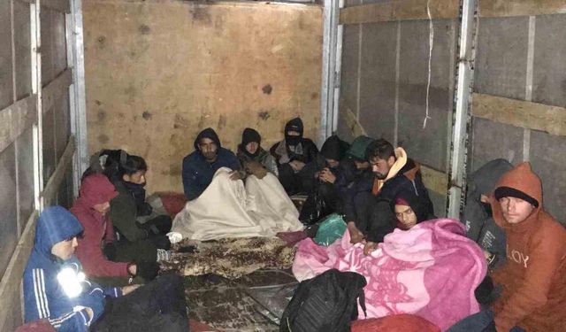 Amasya’da 13 kaçak göçmen yakalandı, 2 kişi tutuklandı