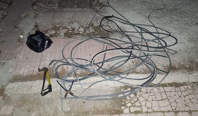 Çarşı ve mahalle bekçileri kablo hırsızlarını suç üstü yakaladı