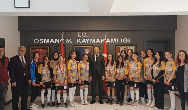 Derece yapan  Osmancıklı sporcu öğrencilerden Akpay’a ziyaret