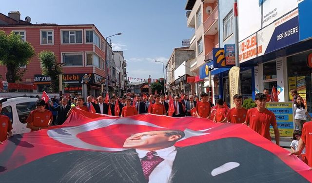 Atatürk anıldı, Gençlik Bayramı kutlandı