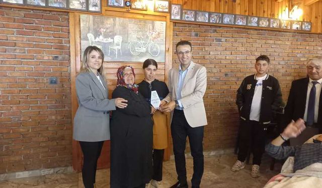 Osmancık'ta engelli anneleri yılın annesi seçildi