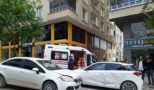 Samsun’da iki otomobil çarpıştı: 3 yaralı