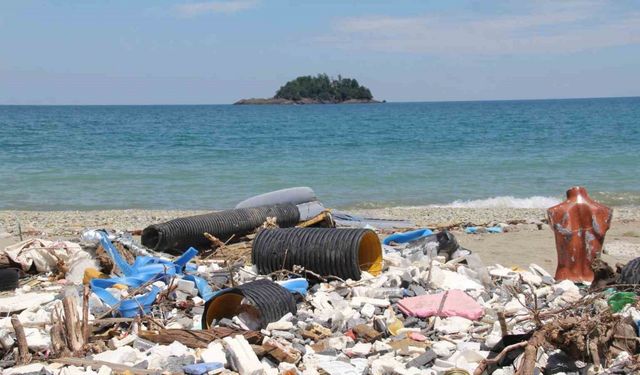 Ada manzaralı çöplük için çözüm aranıyor