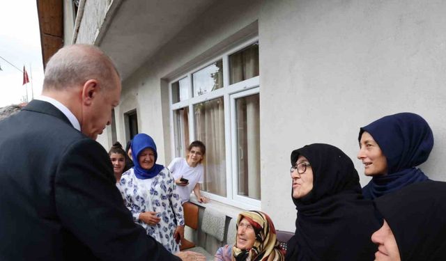 Cumhurbaşkanı Erdoğan, Rize ziyaretinin son gününde komşu ve akrabaları ile hasret giderdi