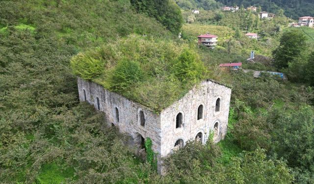 Gündüzleri ziyaret, geceleri kazı