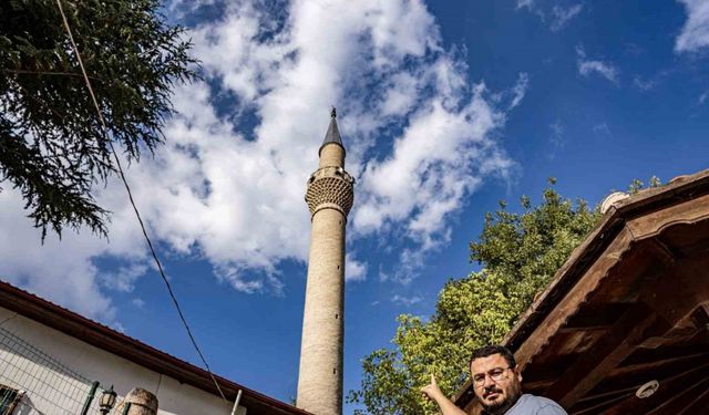 Sekiz asırlık cami aslına çevriliyor