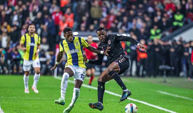 Trendyol Süper Lig: Samsunspor: 0 - Fenerbahçe: 1 (İlk yarı)