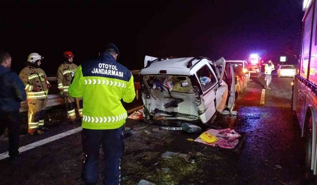 Anadolu Otoyolu’nda iki ayrı zincirleme kazada 10 araç çarpıştı: 8 yaralı