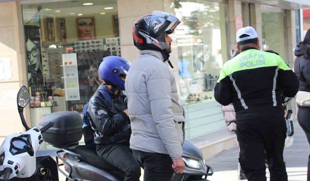 Kapalı caddeye motosikletle girenlere ceza yağdı