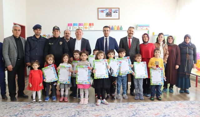 Osmancık’ta karneler alındı: 7 bin 237 öğrenci yarıyıl tatiline girdi