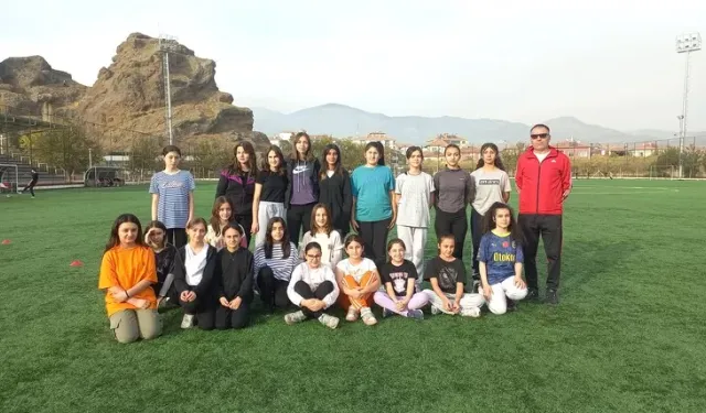 Osmancık'ta bir ilk: Kız futbol takımı kuruldu!