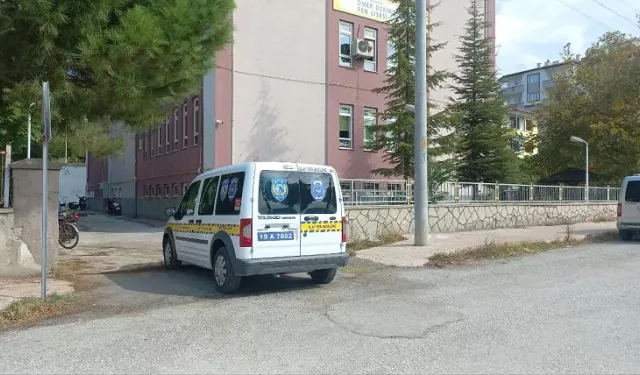 Osmancık’ta okulun 3. katından düşen öğrenci ağır yaralandı