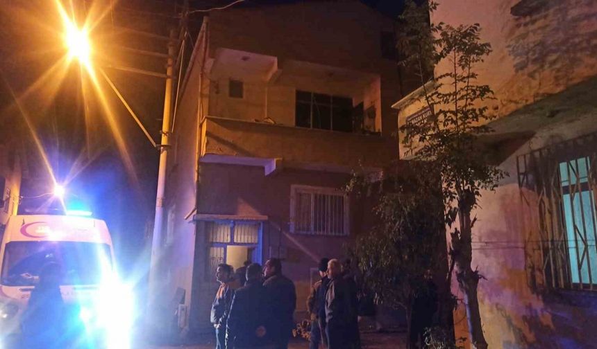 Elektrikli battaniyeden çıkan yangında 2 kişi hastanelik oldu