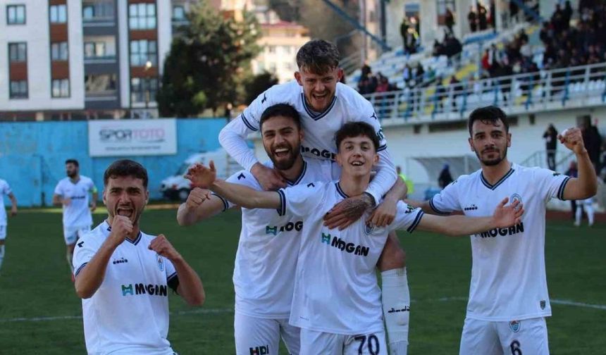 TFF 3. Lig: Pazarspor: 4 - Eynesil Belediyespor: 1