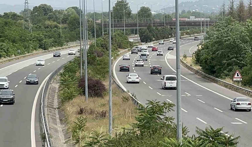 Trafikte akıcı yoğunluk devam ediyor