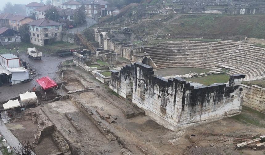 Kazdıkça tarih fışkırıyor