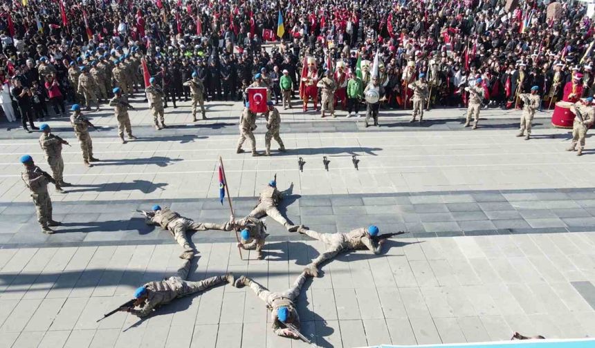 Komandolardan nefes kesen Cumhuriyet Bayramı gösteri