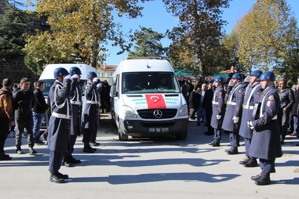 Genç Astsubay son yolculuğuna uğurlandı (2)