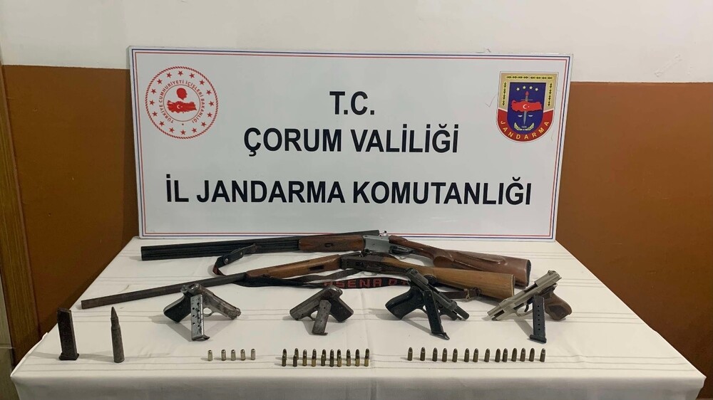 Osmancık'ta çok sayıda silah ve mühimmat ele geçirildi (2)