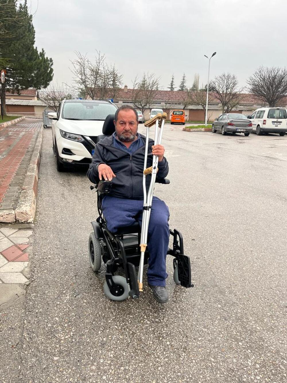 Özel İdareden akülü ve tekerlekli sandalye (5)