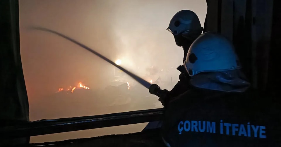 Ankara'daki Yangına Çorum Destegi! Ekipler Müdahale Ediyor (1)