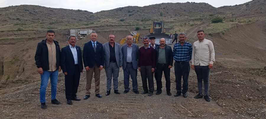 Chp Çorum Milletvekili Mehmet Tahtasız Köylülerle Birlikte Bölgede Açıklama Yaptı