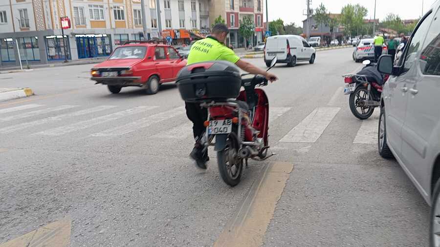 Çorum'da Hafif Ticari Araç Ile Motosiklet Çarpıştı 1 Yaralı (3)