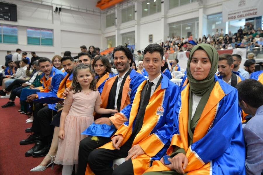 Hitit Üniversitesi Bilgisayar Mühendisliği Bölümü İlk Mezunlarını Verdi (4)