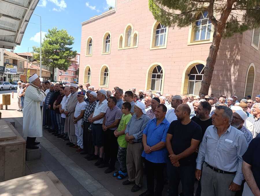 Osmancık'ta İsmail Heniye Için Gıyabi Cenaze Namazı Kılındı (1)