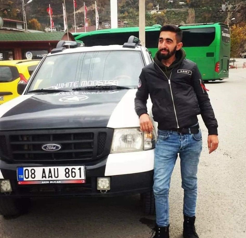 Artvin’de Trafik Kazası: 1 Ölü, 4 Yaralı