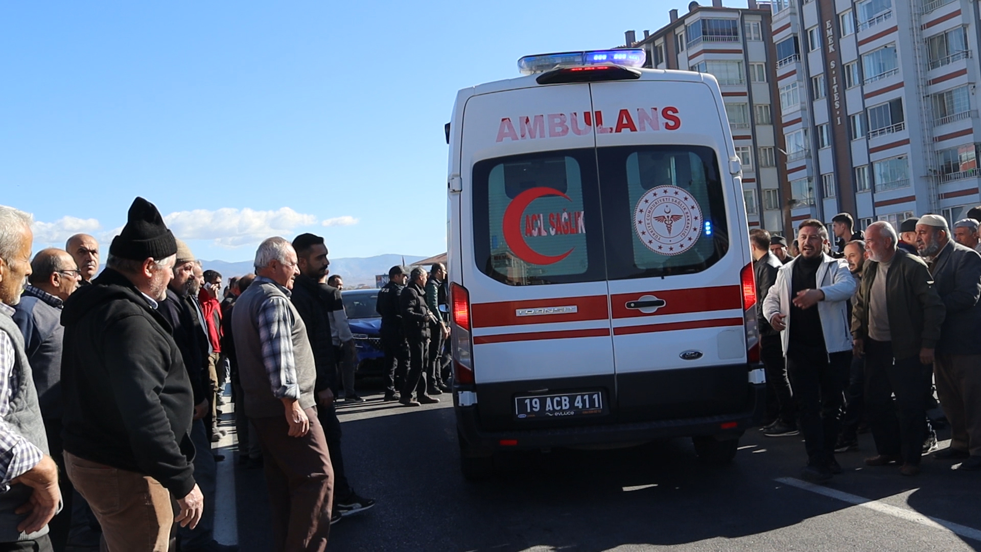 Mahalle Sakinleri Uluslararası Karayolunda Eylem Yaptı (1)